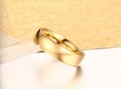 Кольцо золотого цвета широкое 8 мм
